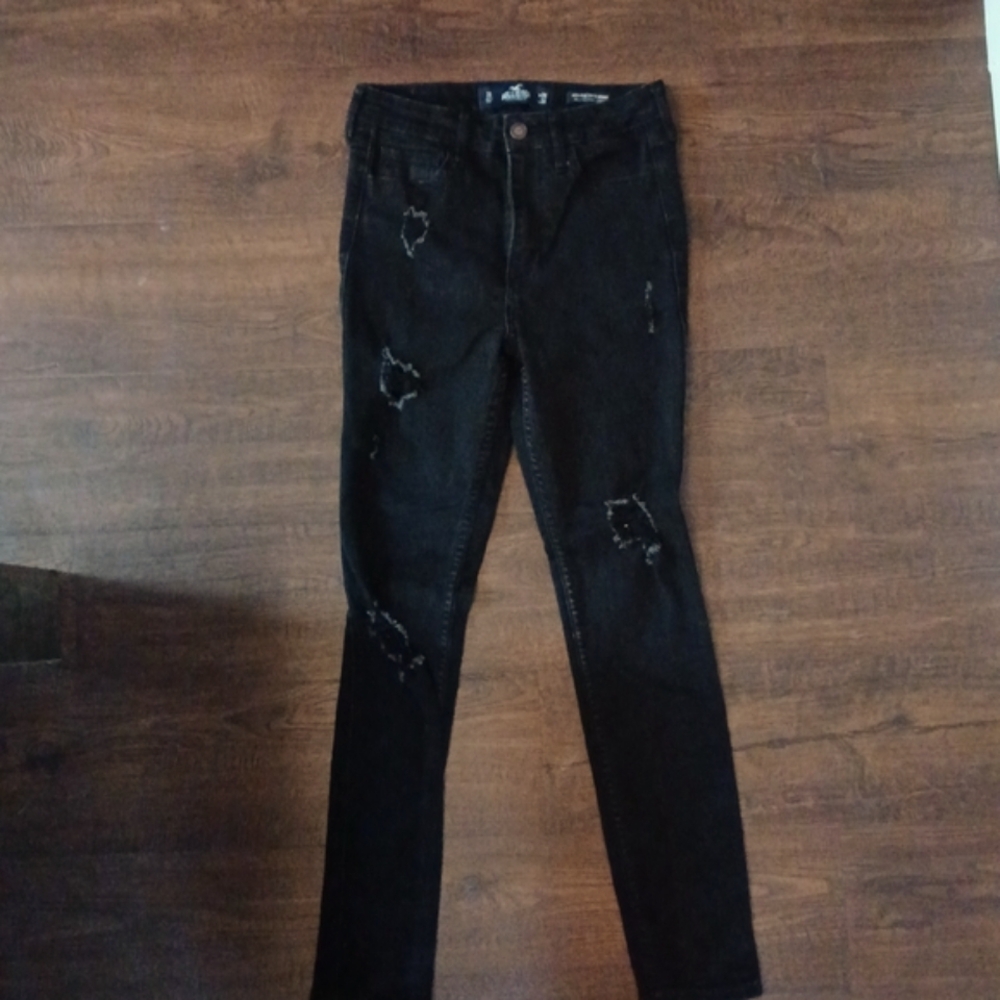 Hollister High-Rise Super Skinny Classic Stretch Black Distressed Jean